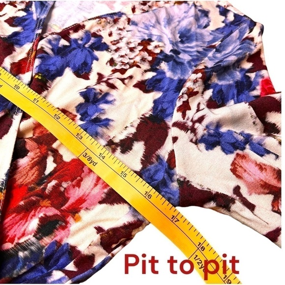 Karen Kane Faux Cross Over Jersey Three Quarter Sleeve Floral Top - Picture 4 of 9